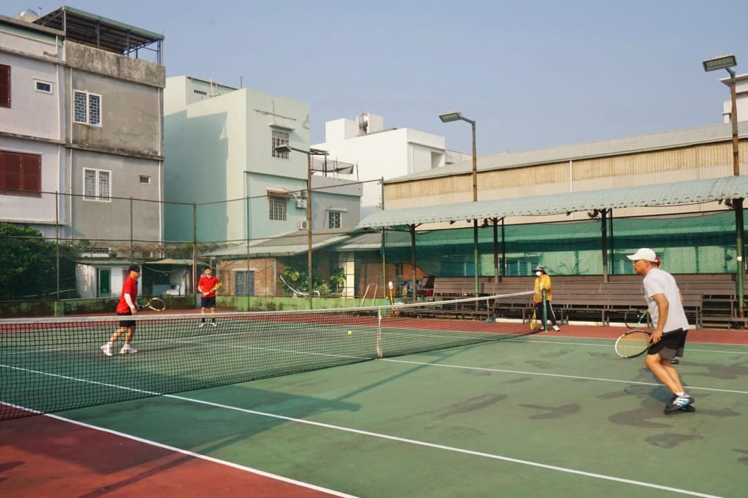 San Cau Long Tennis tennis court in Da Nang